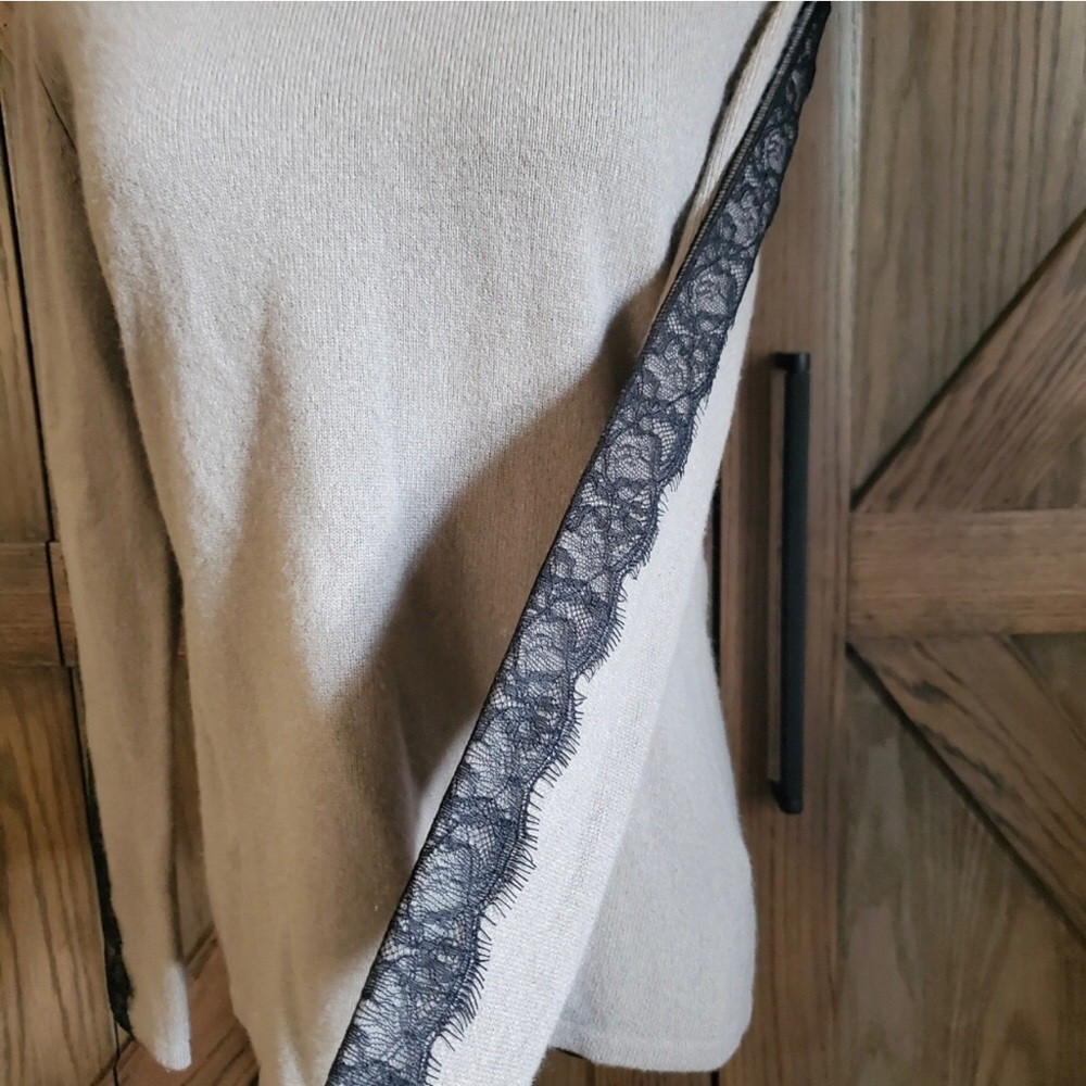 Neiman Marcus Cashmere Sweater - Picture 2 of 4